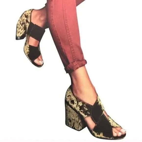 Cabi Women's Green Interlock Crushed Velvet Block Heel Size 8 - Picture 2 of 9